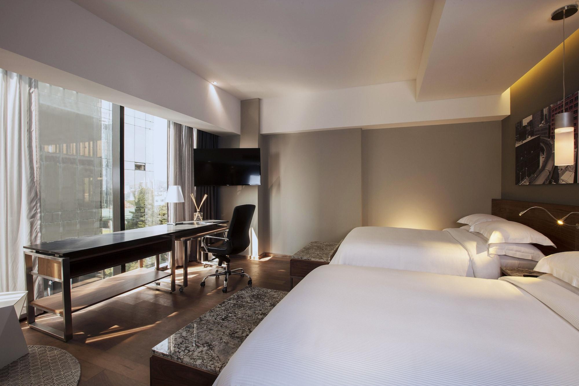 Krystal Grand Insurgentes Hotel 5*